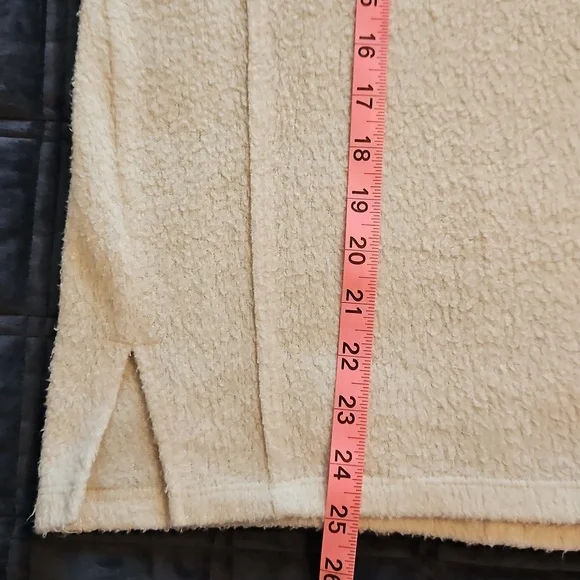 Urban Outfitters Cream Fuzzy Lillu V-Neck Pullover Sweater, XS, Oversized, Boxy - Picture 9 of 10